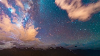 8K梅里雪山星空