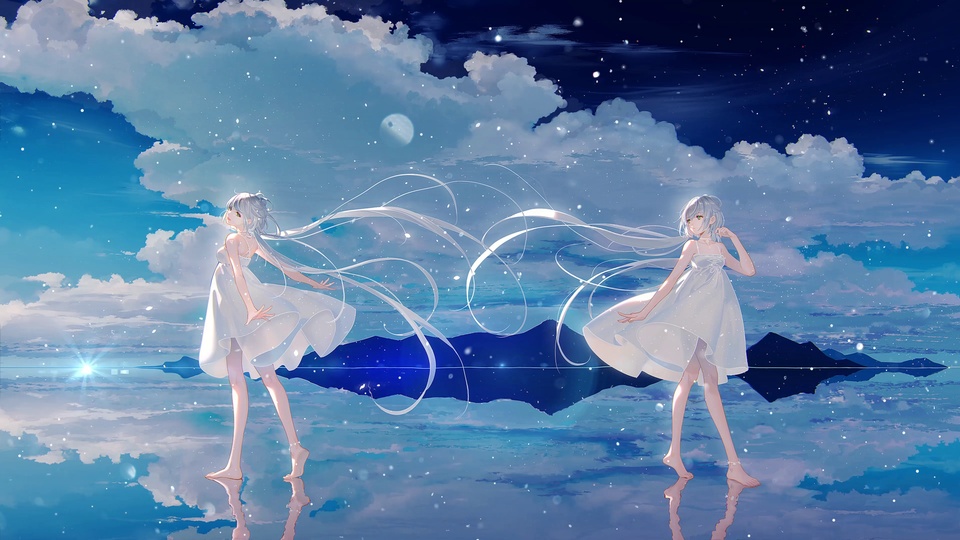 两名穿白色吊带裙的赤脚少女站在镜面浅海上，身后是星点渐变天空与远山，水面清晰倒映出全部场景。