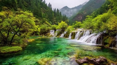 山川瀑布流水美丽风景