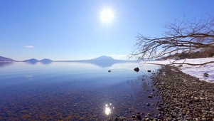 安静雪山湖