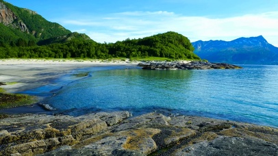 放松青山绿水湖畔