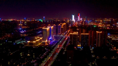 繁华城市夜景车水马龙