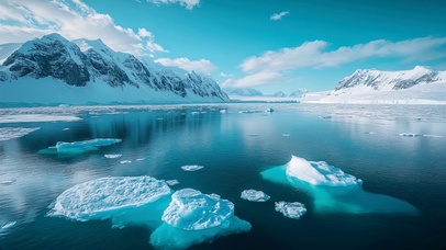 纯净南极雪山大海