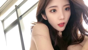 月亮美女