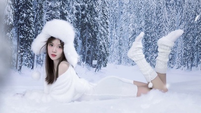 性感可爱冬日冬季雪地里少女萝莉