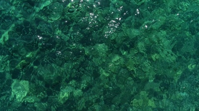 波光粼粼