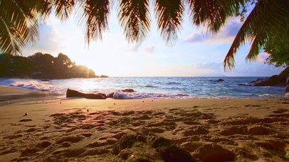 唯美傍晚沙滩海浪