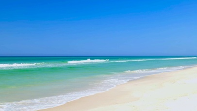 纯净的海滩海浪