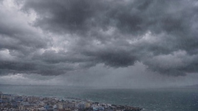 雷雨中的小小陈
