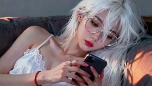 颓废白毛少女