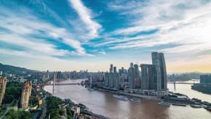 一江春水东逝流
