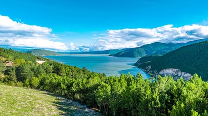 4K唯美蓝天清湖