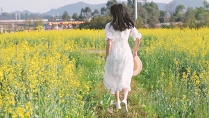奔跑的少女