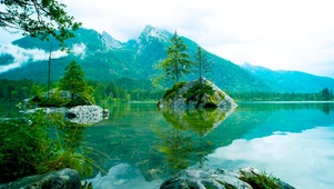 高山绿水湖