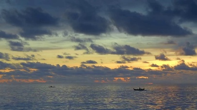 海边微风起，等风也等你