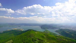 白云飘飘高清壁纸