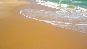 海浪沙滩