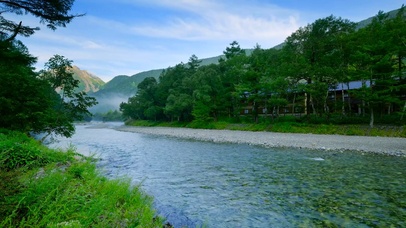 清晨护眼乡村河流