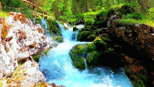 护眼山涧流水