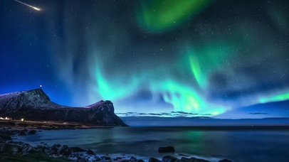 极光流星,划过天际