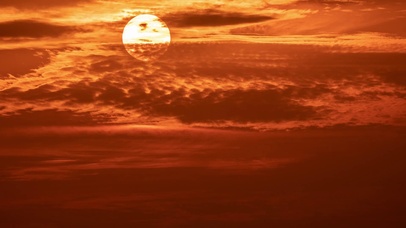 4k血红夕阳云层日落太阳