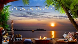 夕阳湖边露营