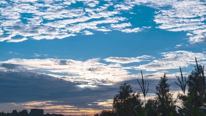 4k夏日乡村火烧云蓝天白云天空