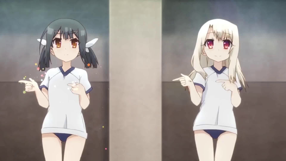 双少女身着体操服指向前方