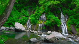 山涧护眼溪水
