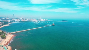 海岸边的城市
