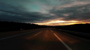 夜晚道路