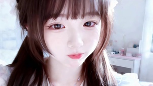 可爱甜甜的女孩