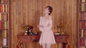 粉裙小姐姐热舞