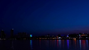 海面城市夜景