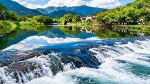 青山古村溪流