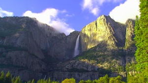 高山瀑布流水