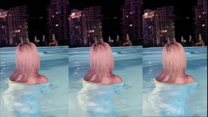 美女出浴