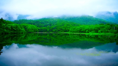 青山绿水云雾绕缭