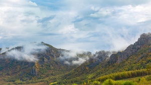空蒙山色
