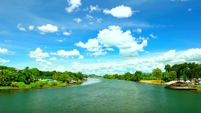 碧水蓝天白云4K