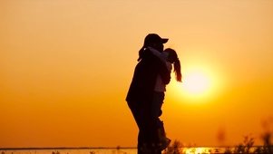 4K母亲节母亲陪伴关爱儿童成长