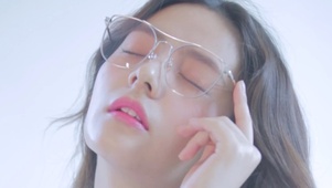 眼镜小姐姐
