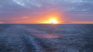 日落归山海 山海藏深意