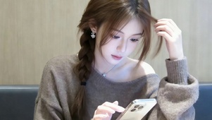 清冷高级感美女