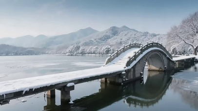 清新阳光拱桥
