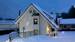 下雪天温馨的小屋治愈