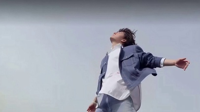 王一博风中少年