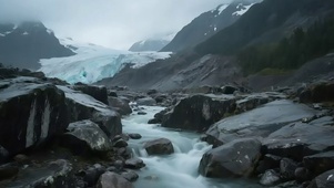 清新冬日山谷溪流