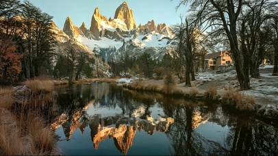 冬日积雪山林河流