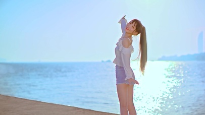 小姐姐海边跳舞